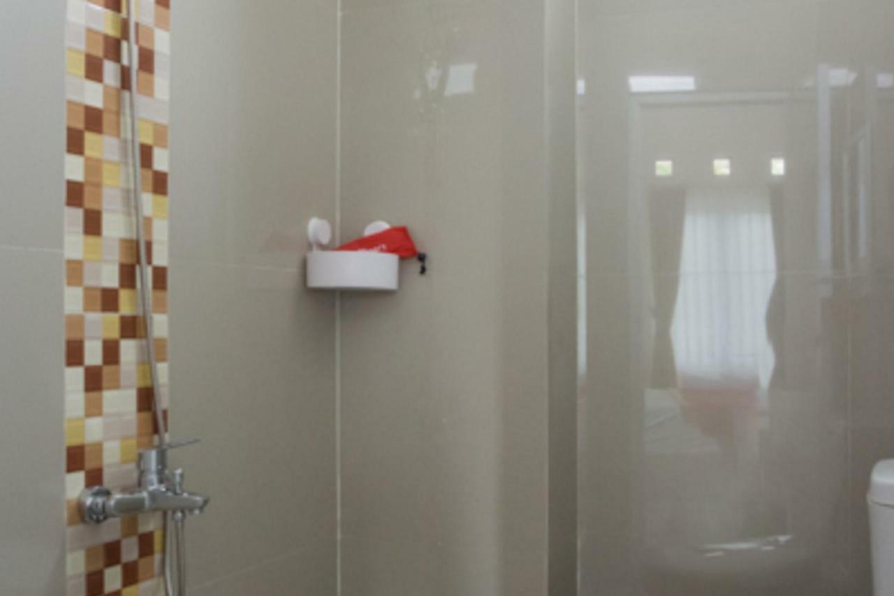 RedDoorz Syariah near Taman Pelangi Monjali Hotel Melati Bagian luar foto